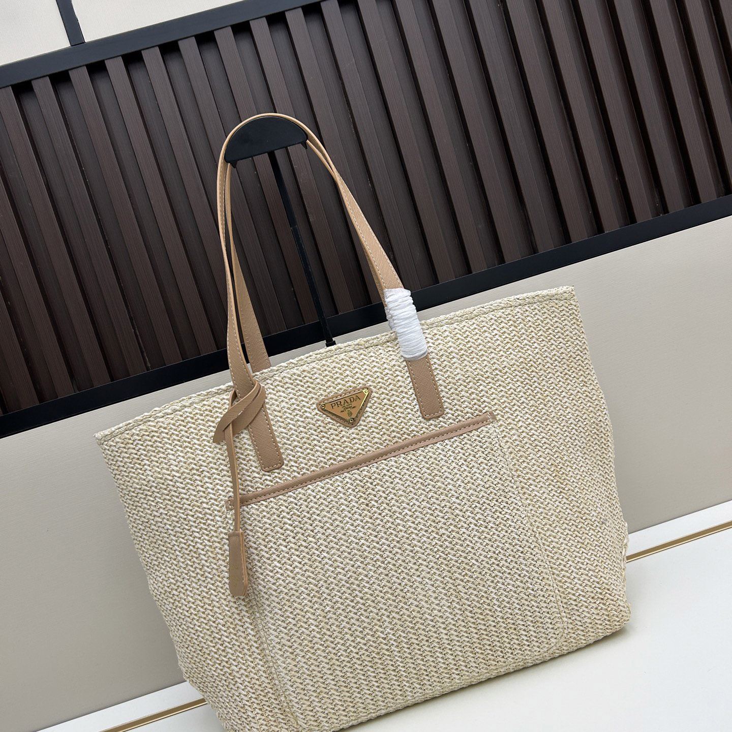 Pra*a shopping bags